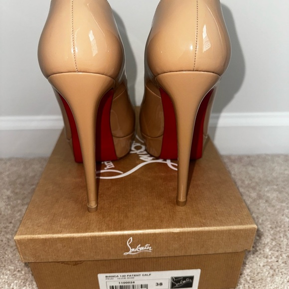 Nude Patent Leather Louboutin Biancas Size 38 👠👠 - Picture 3 of 10